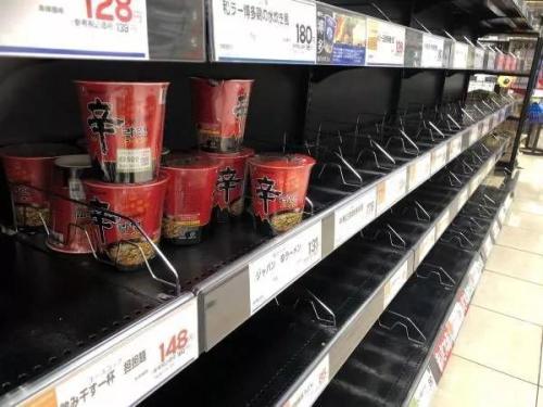 #中新网微信公众号#这场超强台风打破“次元壁”，日本人为何感谢中国海军？