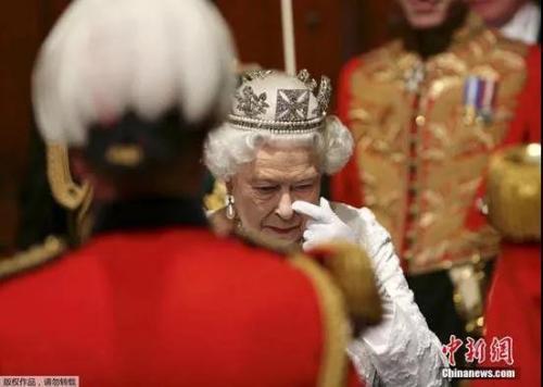 「中国新闻网」为了脱欧这块烫手山芋 93岁的英女王“操碎了心”…