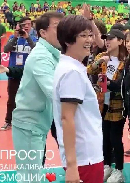 女性之声@巩俐《中国女排》造型惊呆无数网友！郎平本人回应了