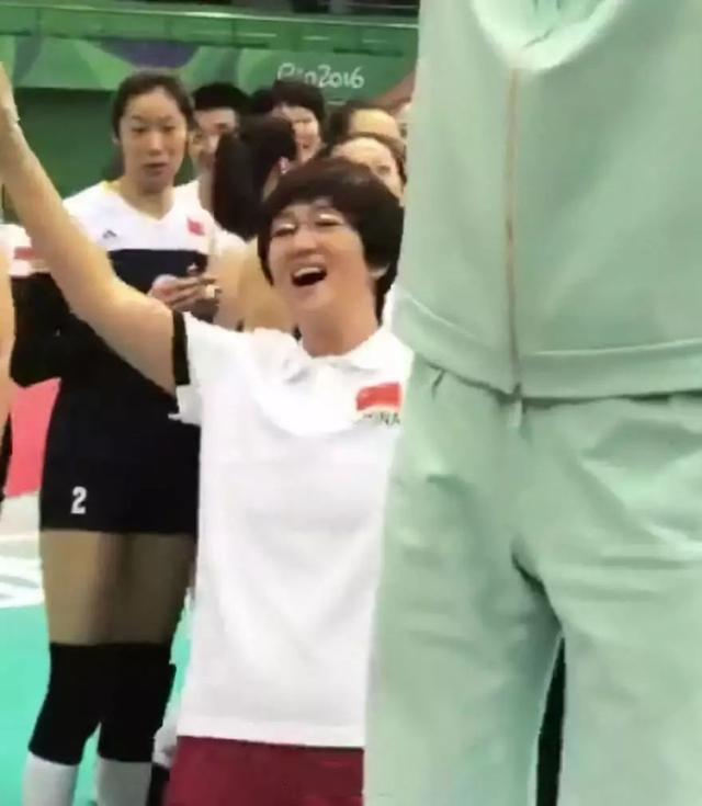 女性之声@巩俐《中国女排》造型惊呆无数网友！郎平本人回应了