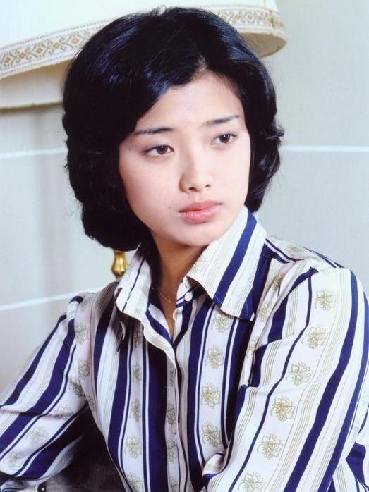 山口百惠到底美在哪里这么多年过去了为何人们依然忘不了她