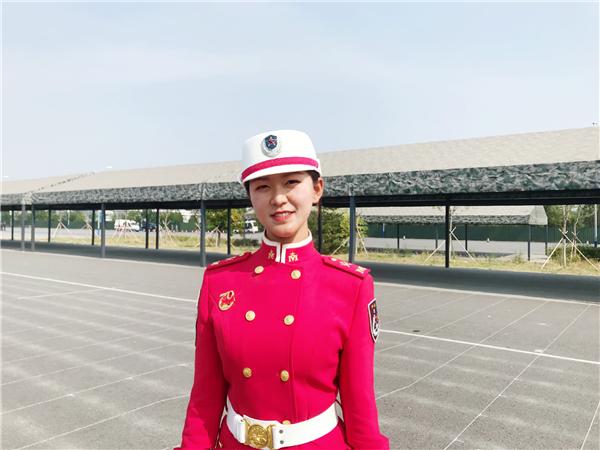 【新华网】3名受阅女民兵参军驻川某部队