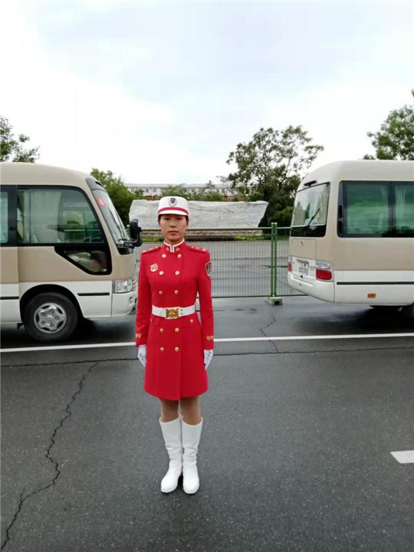 【新华网】3名受阅女民兵参军驻川某部队