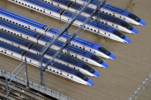 「光明网」74人死亡、核污染物冲入河流……被台风虐得焦头烂额的日本灾民，依然在坚持做这件事