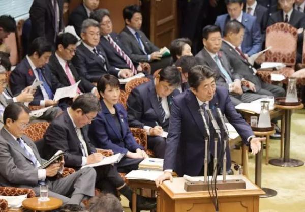 「光明网」74人死亡、核污染物冲入河流……被台风虐得焦头烂额的日本灾民，依然在坚持做这件事