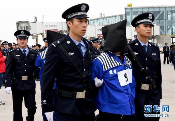 「中国网」136名电信网络诈骗犯罪嫌疑人从老挝被押解回国「组图」
