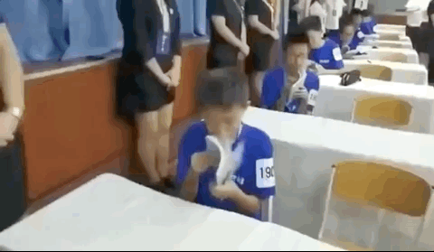 「海外网」侠客岛谈量子波动速读:家长智商不够加上焦虑过盛