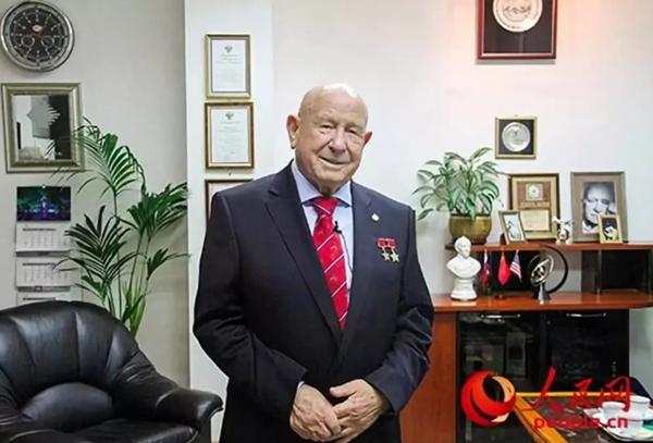 人民网：“太空漫步第一人”列昂诺夫：我从没想过自己会开创什么先河