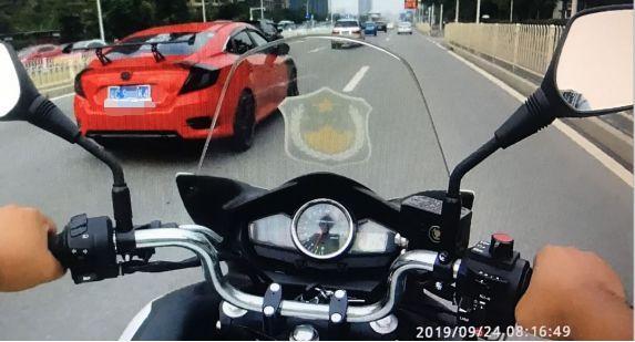 「光明网」车主深夜“炸街”被抓，差点被扣光12分！求情说自己年不懂事？
