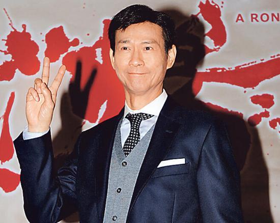 「光明网」拥有“不老男神”之称的男星，但遇到72岁的他都输了