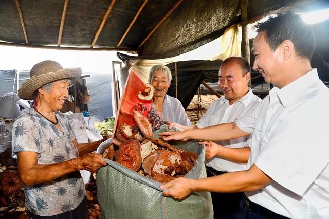 「新京报」铁路12306APP扶贫商城上线