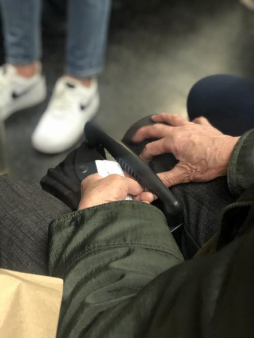 【中国侨网】纽约收容所一华裔老人被打 律师称可申请U签证