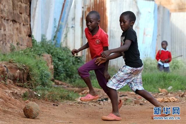 「新华网」国际消除贫困日：探访肯尼亚基贝拉贫民窟