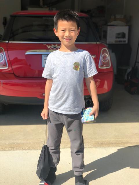 海外网@美国山火半夜蔓延至社区 7岁华裔男孩英勇救邻居获赞