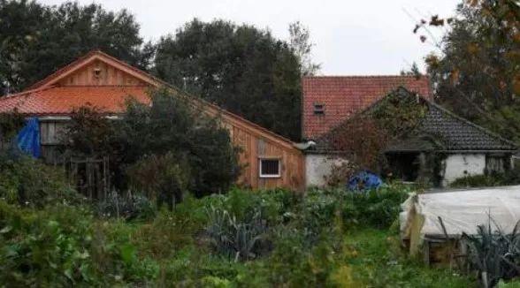 「新闻晨报」一家7口躲地窖里生活9年，不看病不上学，只为躲避“世界末日”