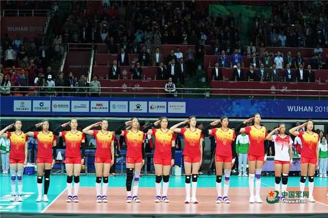 【中国军网】首战完胜美国队！八一女排拍得漂亮