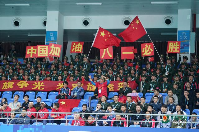 【中国军网】首战完胜美国队！八一女排拍得漂亮