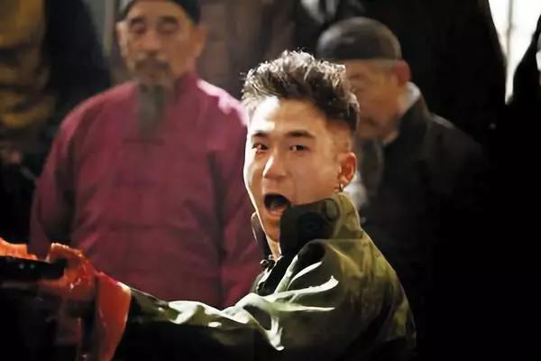 新京报@那英宋茜王源共讨“键盘侠”：天下苦“恶评”久矣