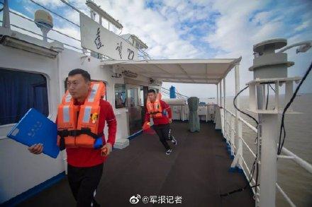 光明网■火箭运输船编队完成多项应急演练
