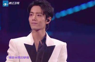 「光明网」肖战与孙燕姿合影追星成功，与Angelababy同框很美，但粉丝反应大