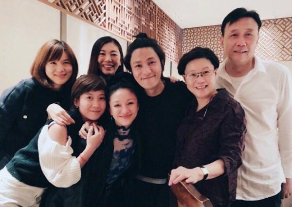 陈坤周迅舒淇同框合照面对镜头甜笑搞怪友谊深男闺蜜名副其实