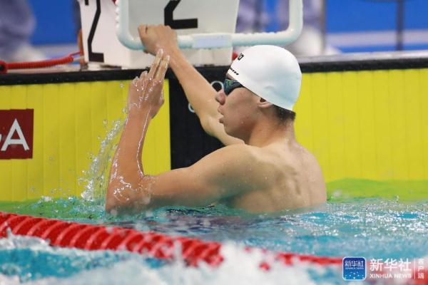 [光明网]男子800米自由泳：中国选手季新杰获得金牌