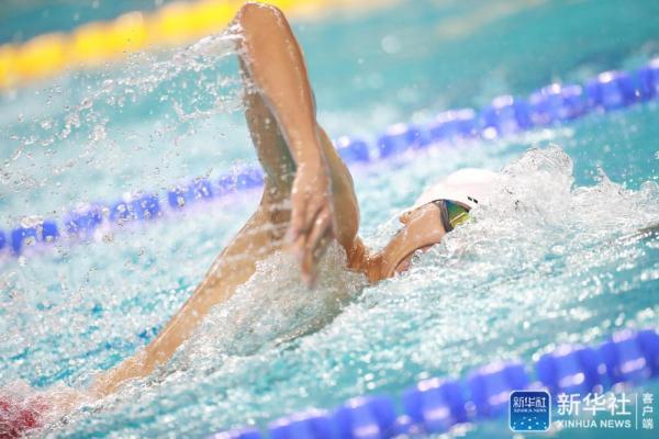 [光明网]男子800米自由泳：中国选手季新杰获得金牌