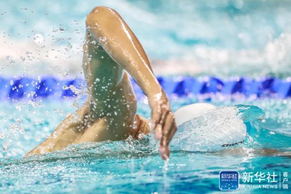 [光明网]男子800米自由泳：中国选手季新杰获得金牌