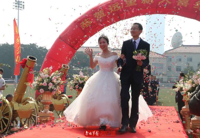 「中国军网」浪花为证，海天为媒，这是专属于远望人的浪漫