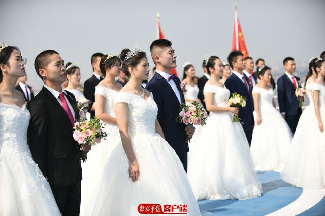 「中国军网」浪花为证，海天为媒，这是专属于远望人的浪漫