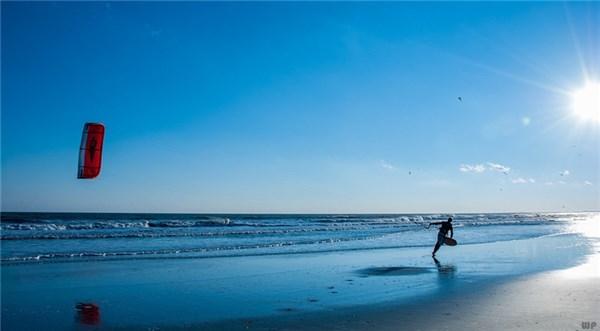 [光明网]人生不能靠心情活着，而要靠心态去生活