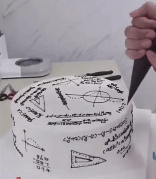 半岛晨报■数学公式蛋糕走红，网友：还能不能愉快地吃蛋糕了？