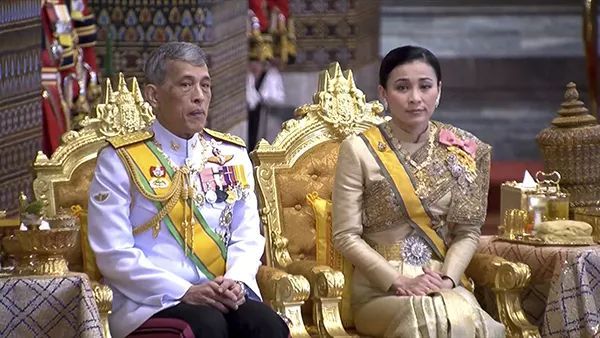 「澎湃新闻」泰国贵妃“对国王不忠”，出事了
