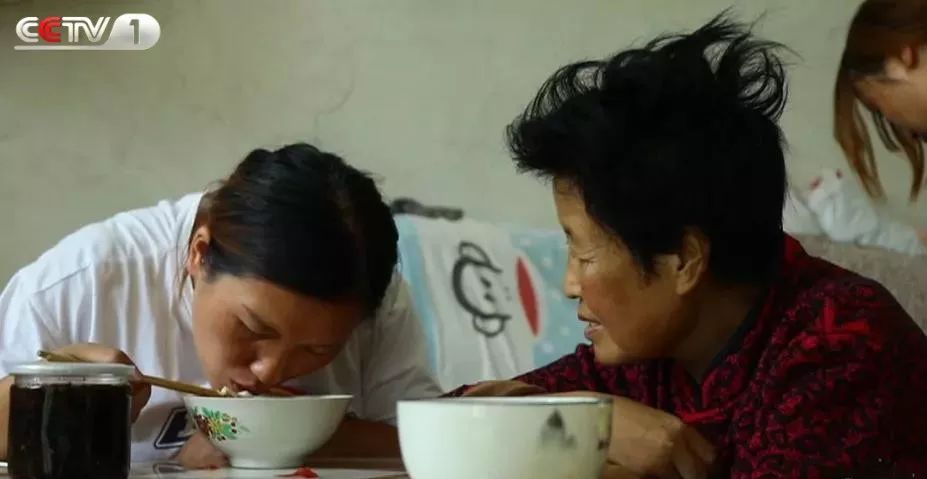 【央视一套】今晚十点半档，CCTV-1《等着我》与您相约！三十余载深藏身世秘密，病魔缠身盼落叶归根