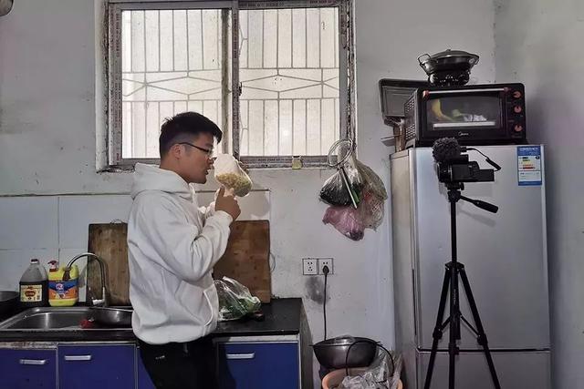 中青在线：B站自媒体网红的崛起，是年轻人互动式生活态度的胜利