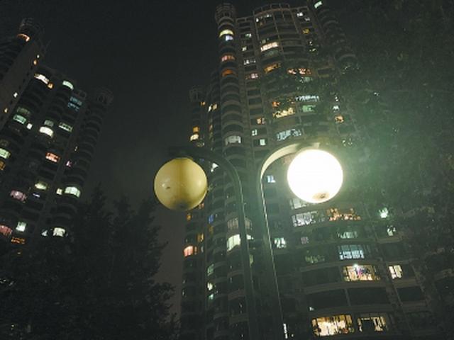 「北京日报客户端」监控罢工、路灯闭眼，珠江绿洲小区居民：每年几千元物业费干啥了