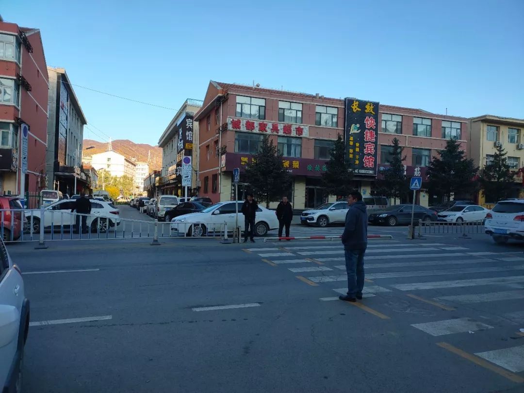 中国气象局：南北天气图鉴！南方暖春穿半袖 北方寒冬裹成球（多图预警）