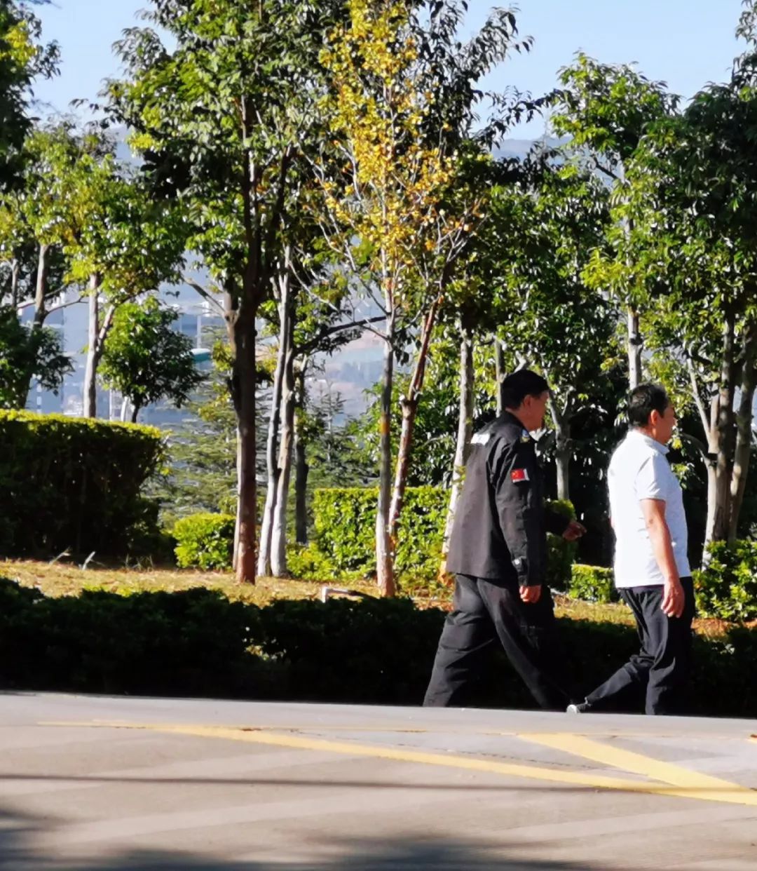 中国气象局：南北天气图鉴！南方暖春穿半袖 北方寒冬裹成球（多图预警）