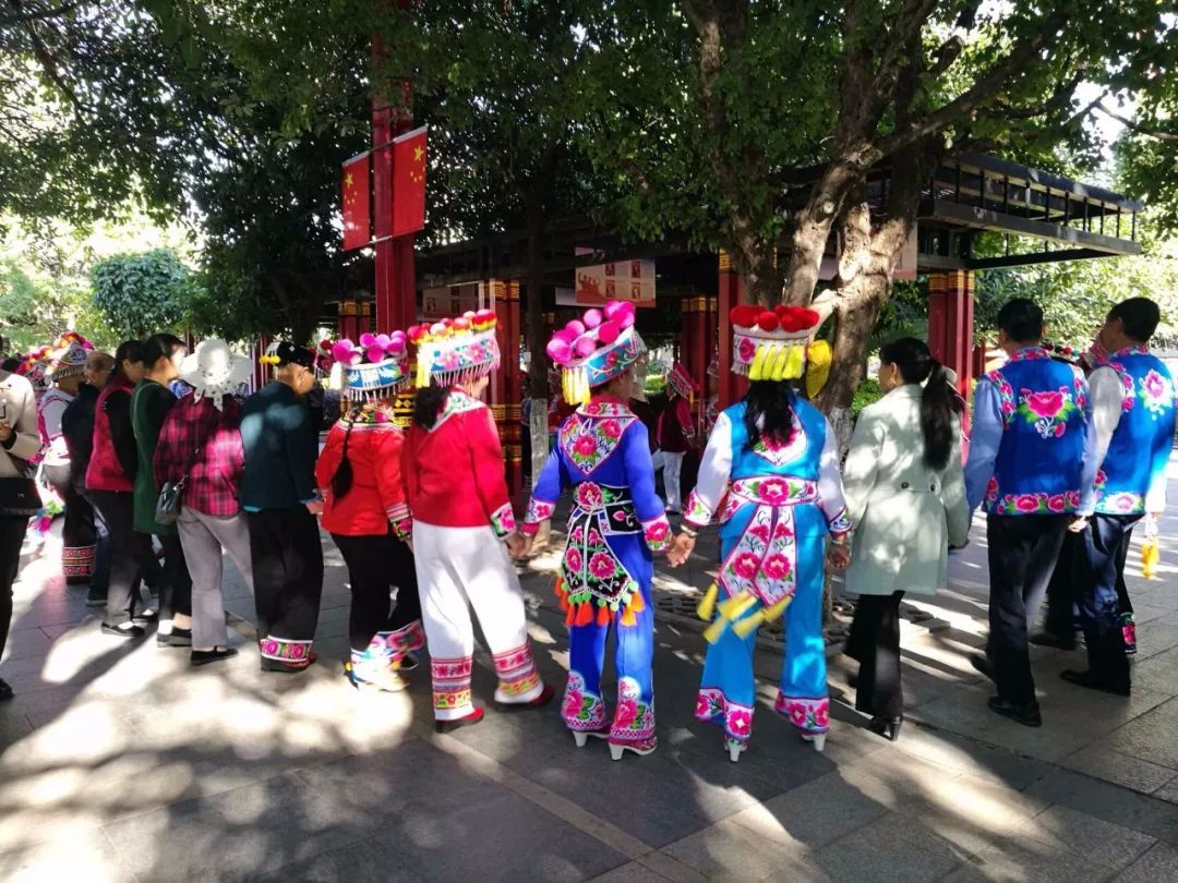 中国气象局：南北天气图鉴！南方暖春穿半袖 北方寒冬裹成球（多图预警）