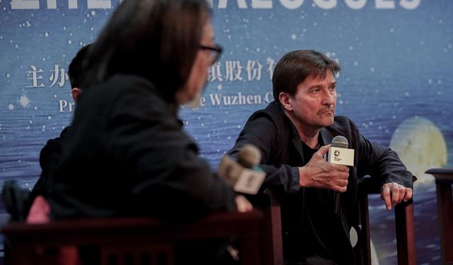 [新京报]尤里·布图索夫谈《三姊妹》：契诃夫对爱思考的人很重要