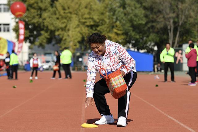 【新京报】赛中取乐 通州漷县镇举行全民运动会