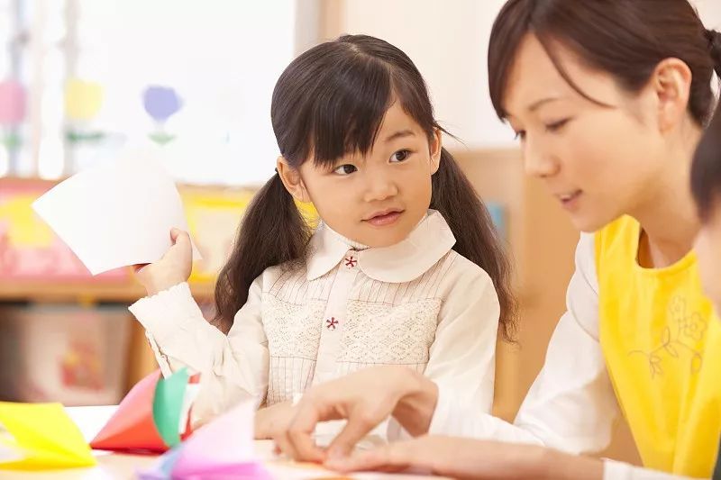 光明日报■幼儿园“仅招干部三代以内直系子女”，合适吗？