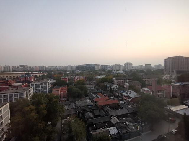 北京日报客户端：北京天气最新预报：后半夜至明天白天阵风可达八九级，局地有