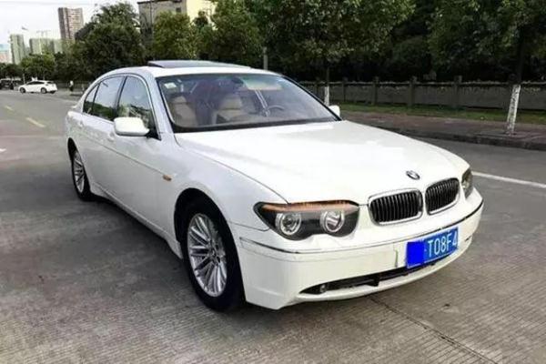 [光明网]25 万二手宝马却上 429 万保险，骗保不成反被抓