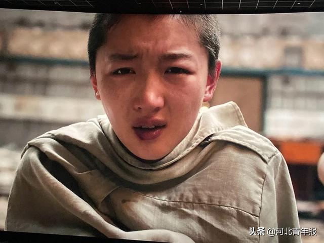 「河北青年报」《少年的你》所透露的女性霸凌观：女孩，这样的你才能解救不堪重负的我