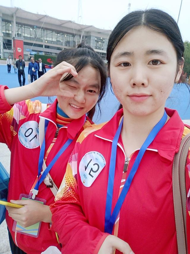 新京报：残疾人职业技能国赛上的“鲜花少女”
