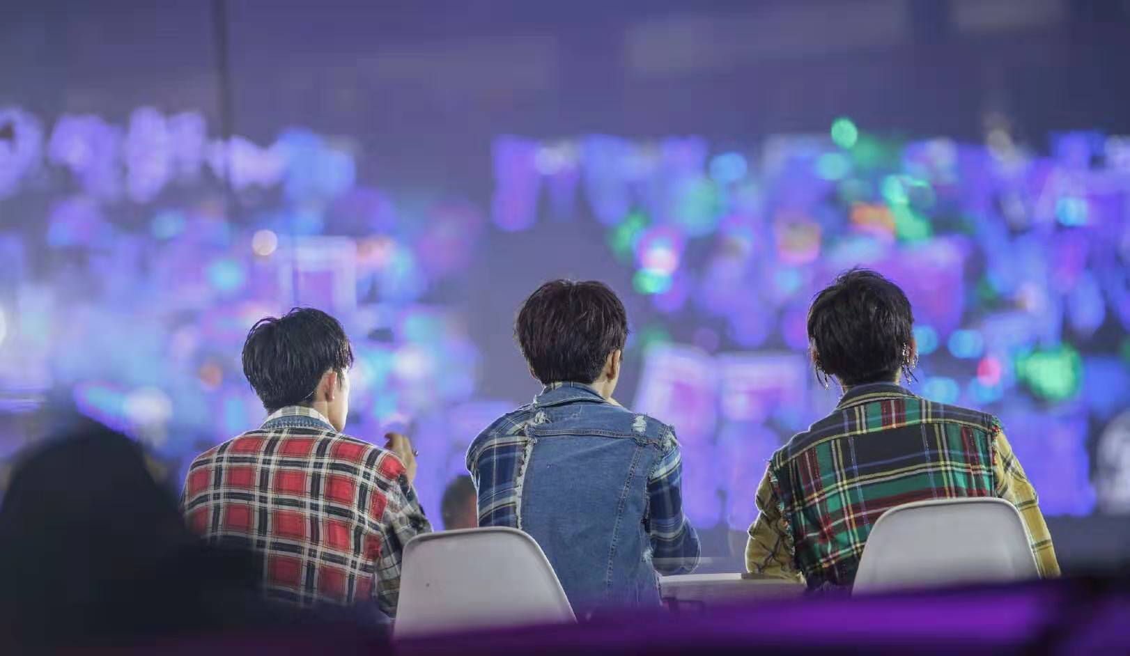 「文汇报」《少年的你》：要把易烊千玺变成不是易烊千玺