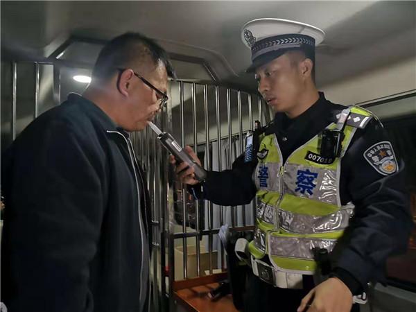 「光明网」不到两周！北京朝阳交警查处酒驾263起