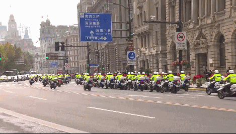 「新闻坊」划！划！划！沪上一男子在小区划花多辆车，竟是为了这个…