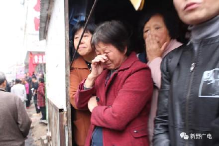 光明网：送别英雄！3名飞行员壮烈牺牲